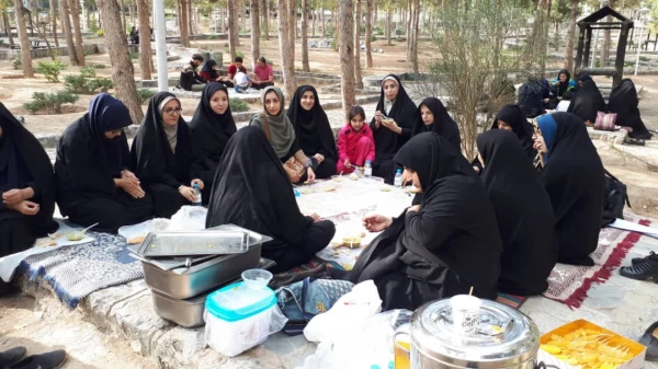 کوهگشت خانوادگی کارکنان و اساتید دانشگاه فرهنگیان استان اصفهان