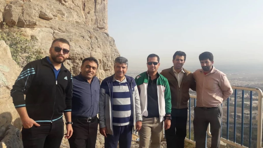 کوهگشت خانوادگی کارکنان و اساتید دانشگاه فرهنگیان استان اصفهان
