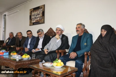 با حضور مشاور ریاست دانشگاه فرهنگیان در استان اصفهان انجام شد:

تقدیر از ایثارگران و خانواده معظم شهدای دانشگاه فرهنگیان استان اصفهان