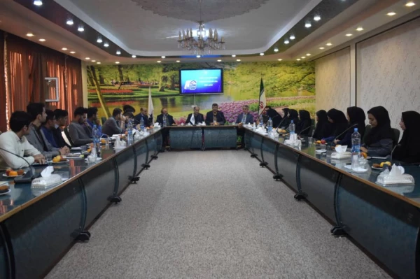 نشست ریاست دانشگاه با اعضای شورای صنفی دانشجویان و مدیرمسئولان نشریات دانشجویی