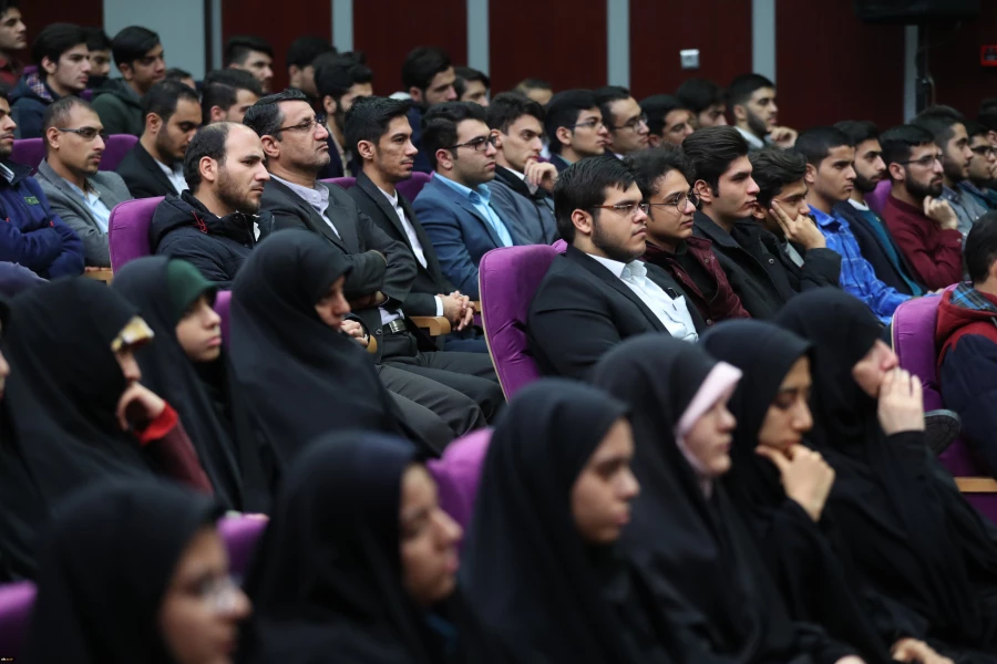 رئیس جمهور در جمع دانشجویان دانشگاه فرهنگیان : نقد دانشجو باید بی محابا و در عین حال با محتوا باشد