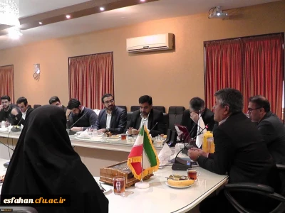 به مناسب روز دانشجو صورت گرفت:

نشست ریاست دانشگاه با دبیران کانون های فرهنگی و انجمن های علمی پردیس ها و مراکز