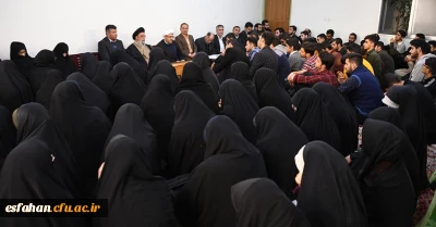 با حضور رئیس و جمعی از دانشجویان دانشگاه فرهنگیان استان اصفهان صورت گرفت:

دیدار با نماینده ولی فقیه در استان و امام جمعه اصفهان