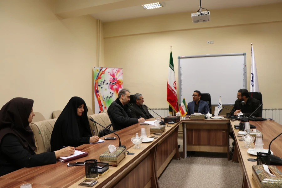 نشست معاونان و کارشناسان دانشگاه فرهنگیان استان اصفهان و جمعیت هلال احمر استان