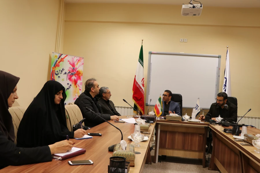 نشست معاونان و کارشناسان دانشگاه فرهنگیان استان اصفهان و جمعیت هلال احمر استان