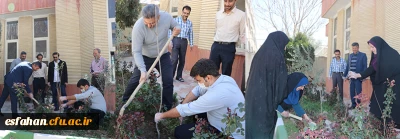 حفظ منابع طبیعی احترام به آیندگان است:

برگزاری مراسم روز درختکاری در دانشگاه فرهنگیان استان اصفهان 