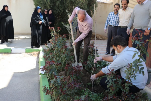 برگزاری مراسم روز درختکاری در دانشگاه فرهنگیان استان اصفهان 