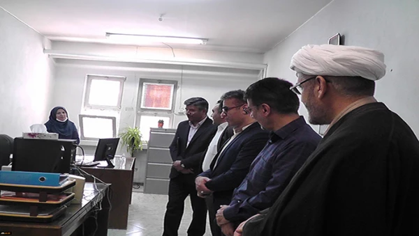 بازدید مدیریت استانی و مسئول نهاد نمایندگی مقام معظم رهبری از پردیس حضرت فاطمه زهرا(س)  اصفهان 2