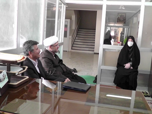 بازدید مدیریت استانی و مسئول نهاد نمایندگی مقام معظم رهبری از پردیس حضرت فاطمه زهرا(س)  اصفهان 4