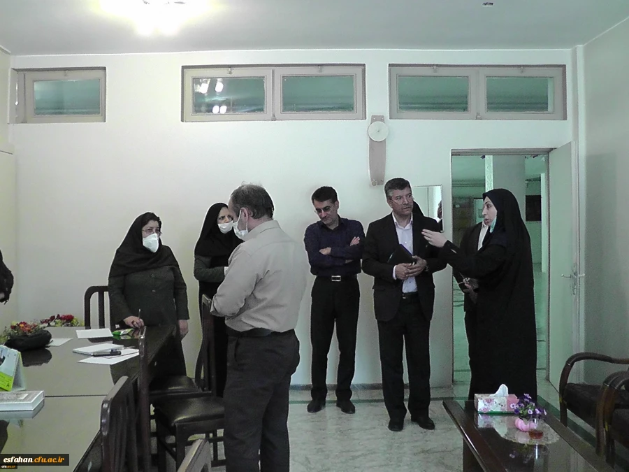 بازدید مدیریت استانی و مسئول نهاد نمایندگی مقام معظم رهبری از پردیس حضرت فاطمه زهرا(س)  اصفهان 5