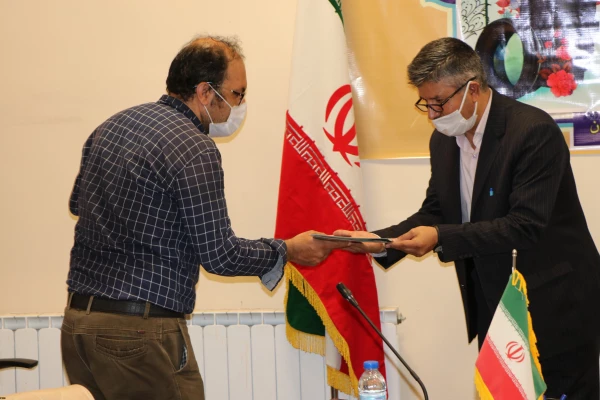 نشست خبری رئیس دانشگاه فرهنگیان استان اصفهان و آیین بزرگداشت روز خبرنگار و تجلیل از خبرنگاران 6