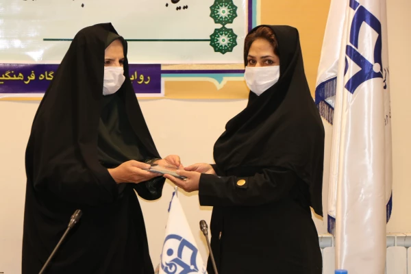 نشست خبری رئیس دانشگاه فرهنگیان استان اصفهان و آیین بزرگداشت روز خبرنگار و تجلیل از خبرنگاران 7