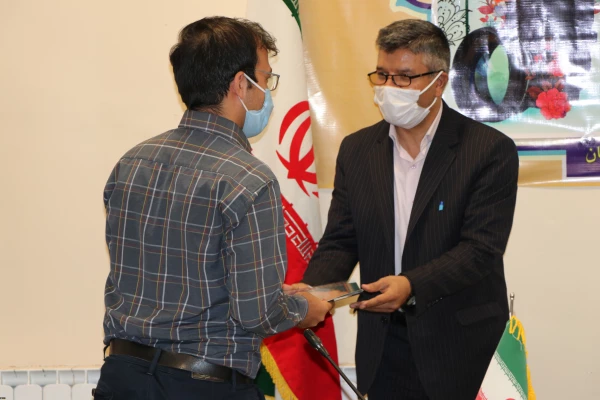 نشست خبری رئیس دانشگاه فرهنگیان استان اصفهان و آیین بزرگداشت روز خبرنگار و تجلیل از خبرنگاران 9