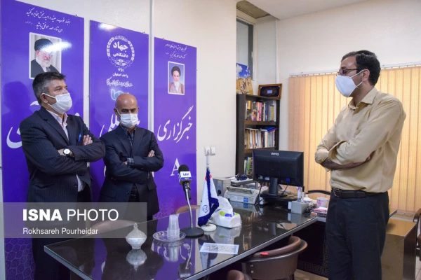 بازدید رئیس دانشگاه فرهنگیان استان اصفهان از خبرگزاری های ایسنا و ایکنا و تجلیل از سردبیران 2