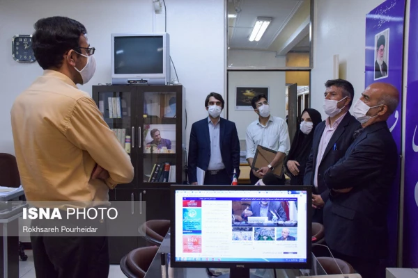 بازدید رئیس دانشگاه فرهنگیان استان اصفهان از خبرگزاری های ایسنا و ایکنا و تجلیل از سردبیران 4