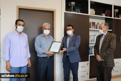 به مناسبت سالروز بازگشت آزادگان به میهن اسلامی انجام شد:

تجلیل و تقدیر از کارمند آزاده دانشگاه فرهنگیان استان اصفهان