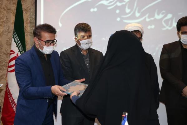 تجلیل و تقدیر از کارمندان پردیس ها و مراکز دانشگاه فرهنگیان استان اصفهان 10