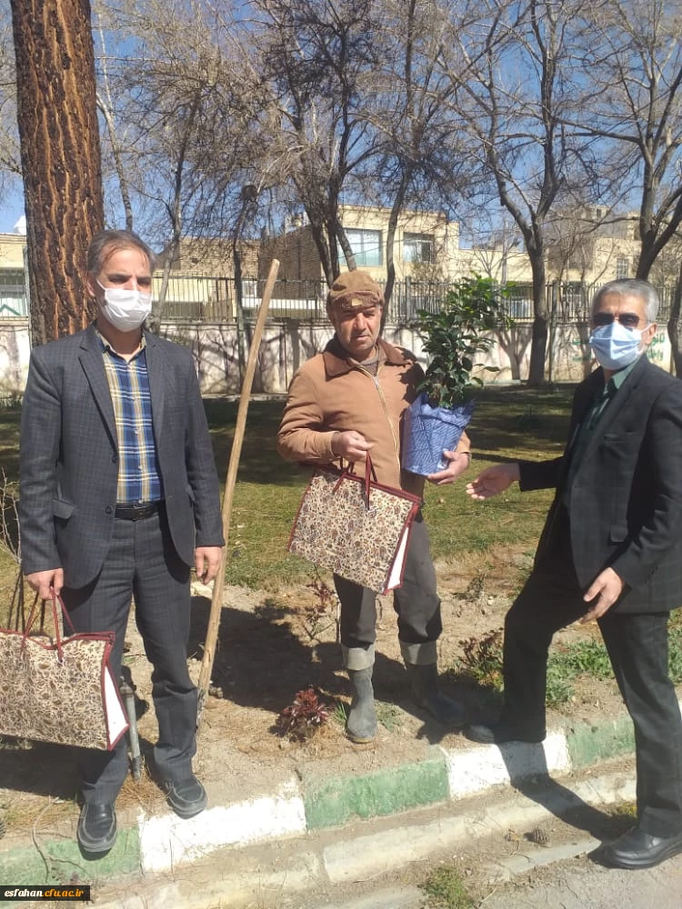 تقدیر از باغبانان زحمتکش پردیس فاطمه زهرا(س) 2