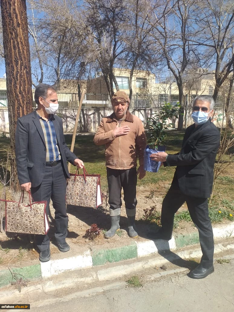 تقدیر از باغبانان زحمتکش پردیس فاطمه زهرا(س) 2