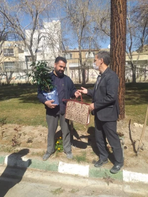 تقدیر از باغبانان زحمتکش پردیس فاطمه زهرا(س) 2