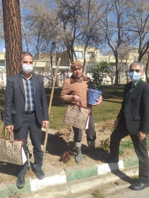 تقدیر از باغبانان زحمتکش پردیس فاطمه زهرا(س) 2