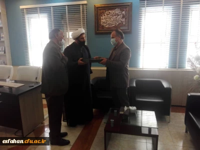 تقدیر از همکاران جانباز در پردیس شهید باهنراصفهان