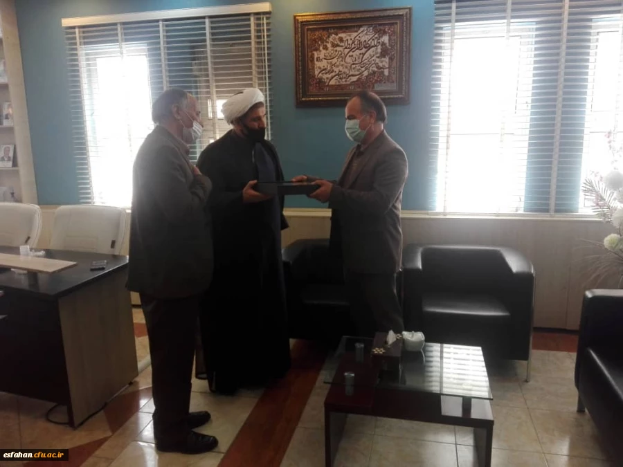 تقدیر از همکاران جانباز در پردیس شهید باهنراصفهان 2