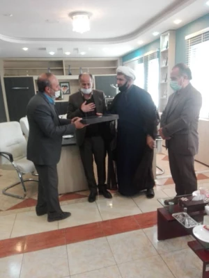 تقدیر از همکاران جانباز در پردیس شهید باهنراصفهان 3