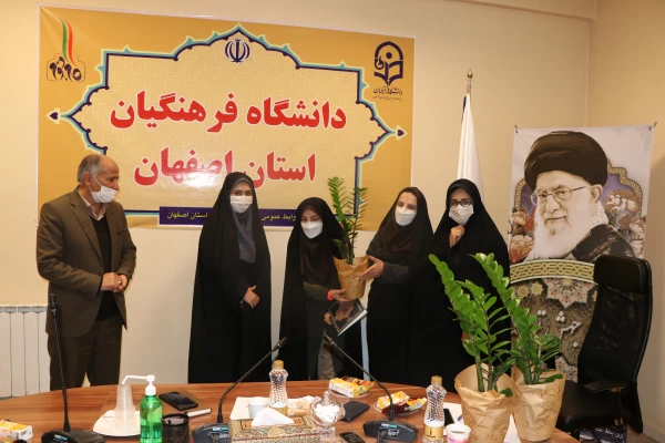 تشکیل جلسه ستاد پژوهش دانشگاه فرهنگیان استان اصفهان 16