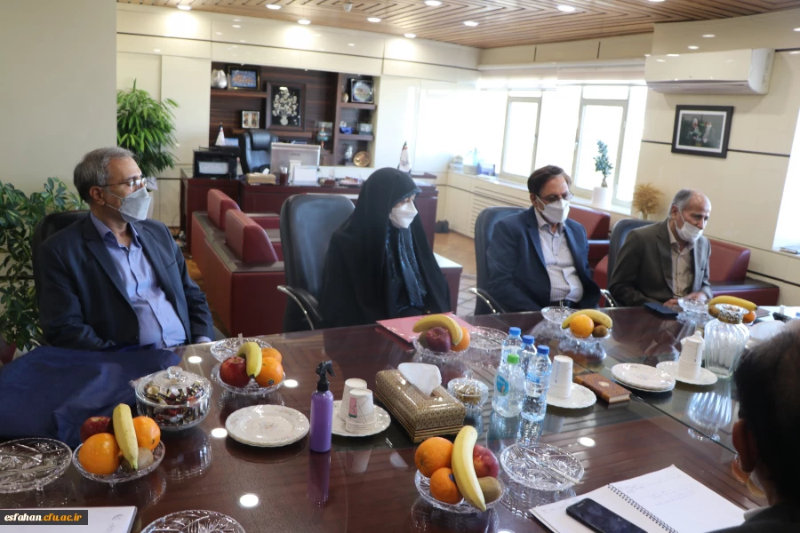 امضای تفاهم نامه ی همکاری سه جانبه بین دانشگاه فرهنگیان استان اصفهان،شرکت پتروشیمی اصفهان و بنیادخیرین حامی دانشگاه فرهنگیان استان اصفهان  2