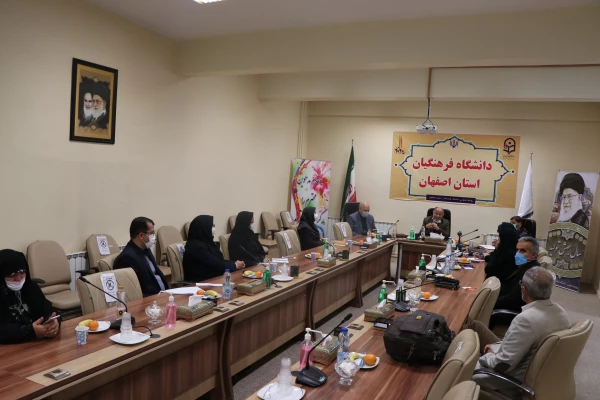 بررسی گسترش فعالیت های مشاوره ای برون سازمانی دانشگاه فرهنگیان استان اصفهان 3