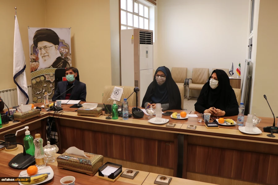 بررسی گسترش فعالیت های مشاوره ای برون سازمانی دانشگاه فرهنگیان استان اصفهان 6