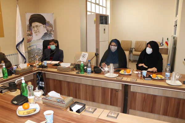 بررسی گسترش فعالیت های مشاوره ای برون سازمانی دانشگاه فرهنگیان استان اصفهان 8