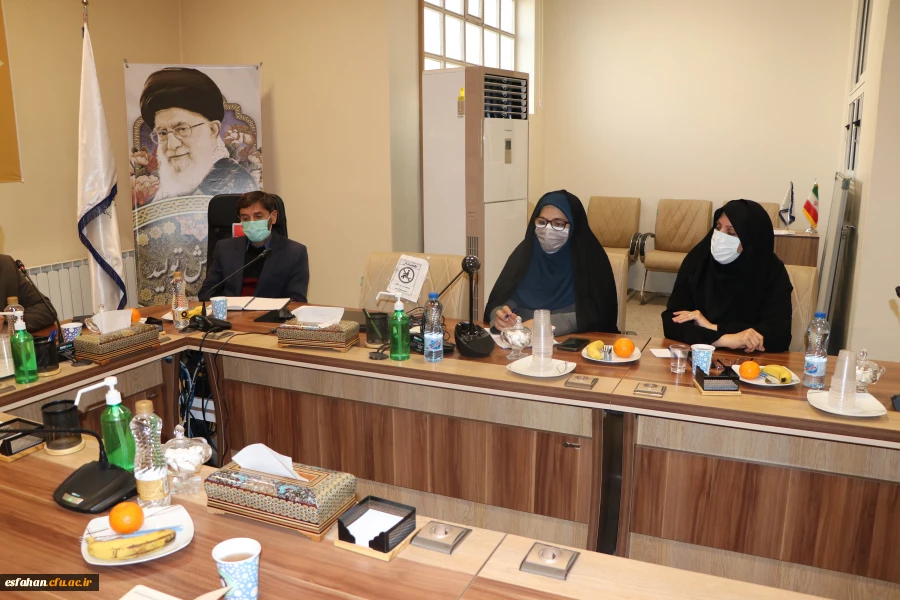 بررسی گسترش فعالیت های مشاوره ای برون سازمانی دانشگاه فرهنگیان استان اصفهان 8