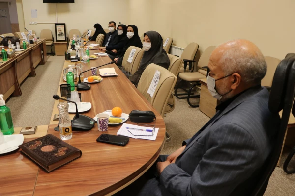 بررسی گسترش فعالیت های مشاوره ای برون سازمانی دانشگاه فرهنگیان استان اصفهان 9
