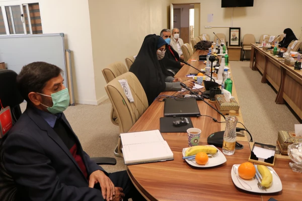 بررسی گسترش فعالیت های مشاوره ای برون سازمانی دانشگاه فرهنگیان استان اصفهان 10