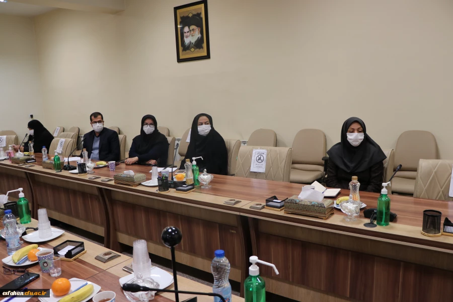 بررسی گسترش فعالیت های مشاوره ای برون سازمانی دانشگاه فرهنگیان استان اصفهان 11