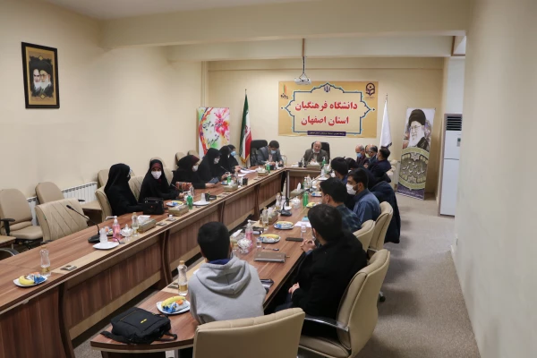بررسی چگونگی اجرای برنامه راهیان نور در جلسه  شورای فرهنگی دانشگاه فرهنگیان استان اصفهان 3