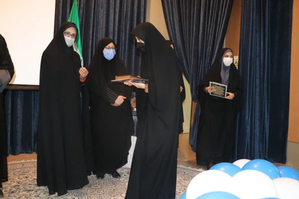 جشنواره ی تقدیر از فعالان  امور فرهنگی دانشگاه فرهنگیان استان اصفهان 15