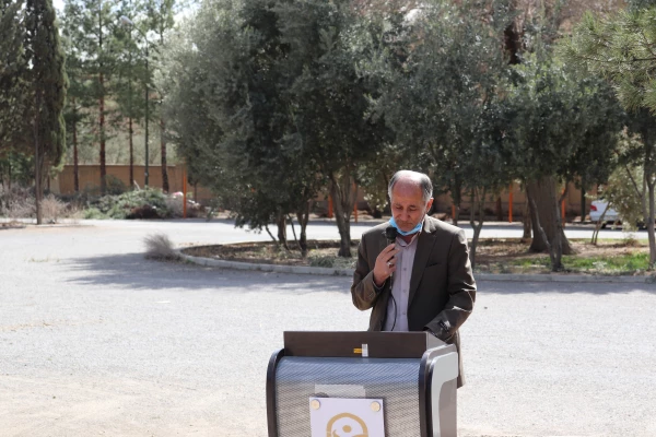 کاشت نهال درخت به یاد شهدای دانشگاه فرهنگیان استان اصفهان 2