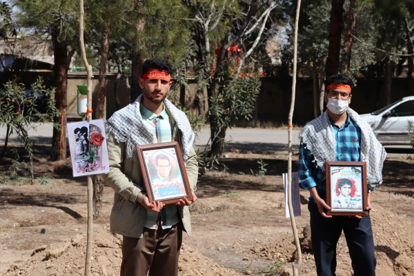 کاشت نهال درخت به یاد شهدای دانشگاه فرهنگیان استان اصفهان 3