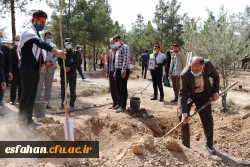 کاشت نهال درخت به یاد شهدای دانشگاه فرهنگیان استان اصفهان 14