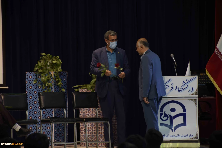 مراسم استقبال از دانشجویان ورودی 1400 مرکز شهیدآیت نجف آباد 14