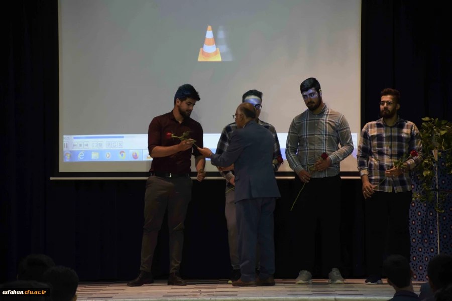 مراسم استقبال از دانشجویان ورودی 1400 مرکز شهیدآیت نجف آباد 17