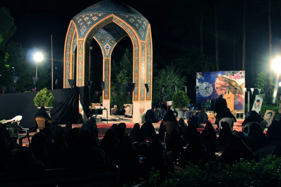 مراسم احیای شب های قدر در جوار مزار شهدای گمنام پردیس شهید باهنر اصفهان 12