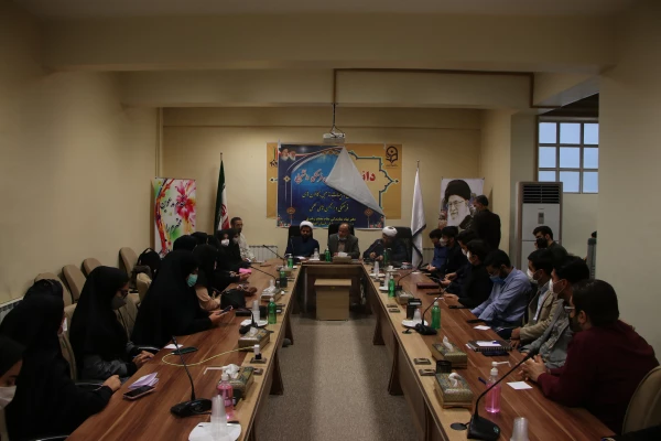 نشست صمیمی فعالین دانشجویی،تشکل ها،هیأت های مذهبی،کانون های فرهنگی و انجمن های علمی دانشگاه فرهنگیان استان اصفهان 8