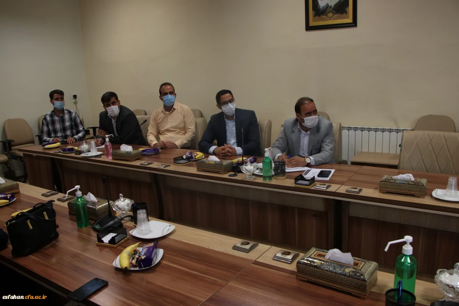 تشکیل جلسه  کارشناس مسئولان و کارشناسان آموزش  دانشگاه فرهنگیان استان اصفهان   7