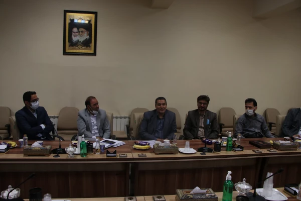 تشکیل جلسه  کارشناس مسئولان و کارشناسان آموزش  دانشگاه فرهنگیان استان اصفهان   8