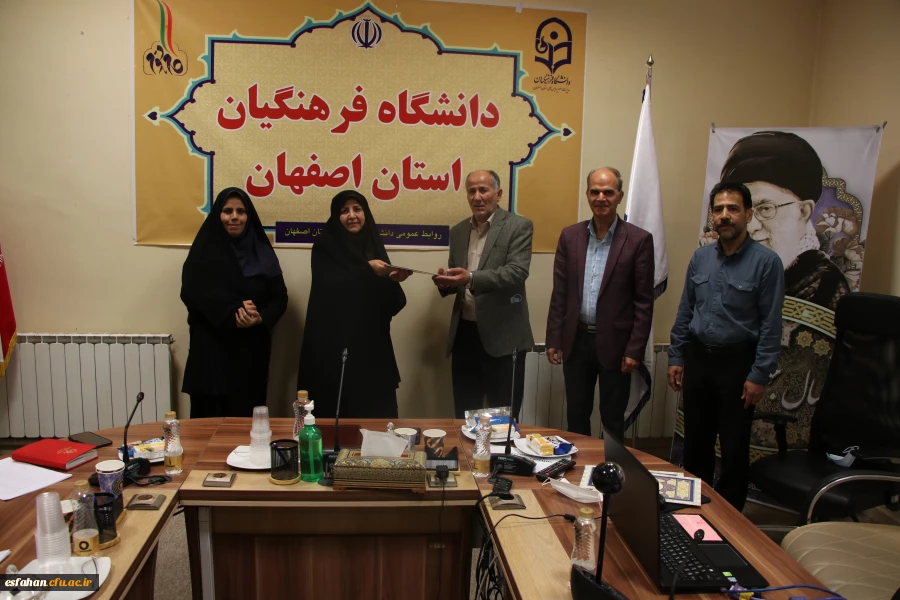 گرامیداشت هفته ی ارتباطات و روز روابط عمومی در دانشگاه فرهنگیان استان اصفهان 11