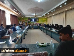 نشست صمیمی مدیرکل آموزش و پرورش استان اصفهان با تشکل های دانشجویی دانشگاه فرهنگیان استان اصفهان 4